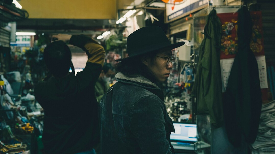 retail detective in action